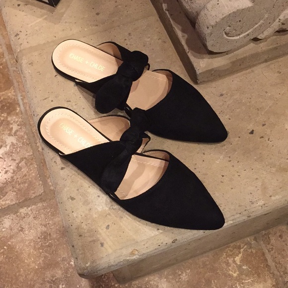 {Chase + Chloe}Sz 5.5 Faux Suede Bow Tie Slip Ons - Picture 4 of 8